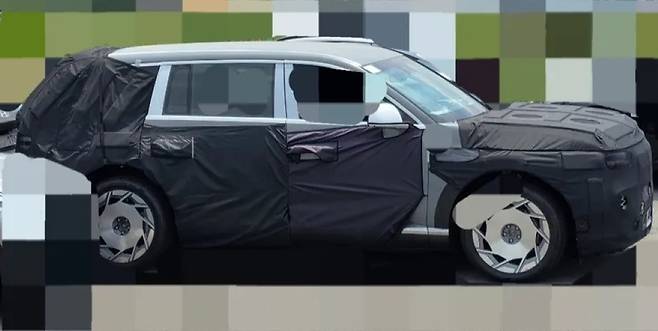 사진 : 제네시스 GV90 테스트카 (출처=오토스파이넷)