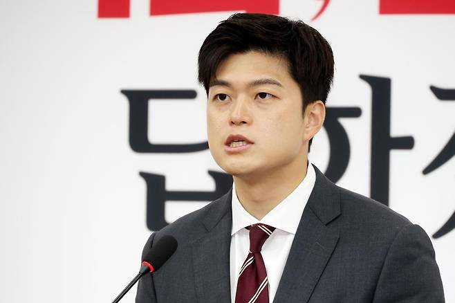 김용태 국민의힘 비상대책위원장이 12일 오전 서울 여의도 국회에서 ‘검찰해체 4법’과 관련해 입장을 발표하는 기자회견을 하고 있다. 지난 11일 더불어민주당은 검찰청 폐지와 권한 분리를 골자로 한 4개 법안을 발의했다. 2025.6.12 뉴스1