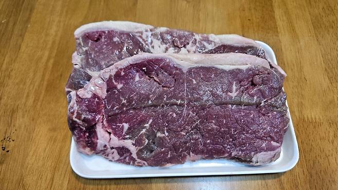 20250611_204620.jpg 저녁 채끝 등심 구워서 한잔