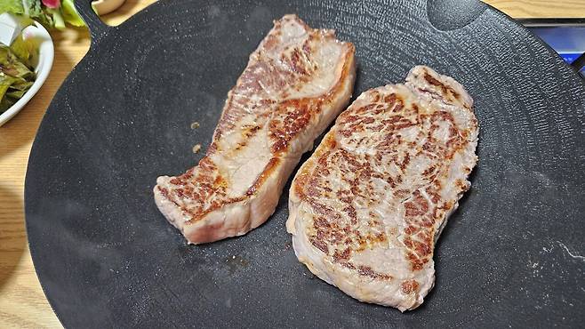 20250611_210050.jpg 저녁 채끝 등심 구워서 한잔