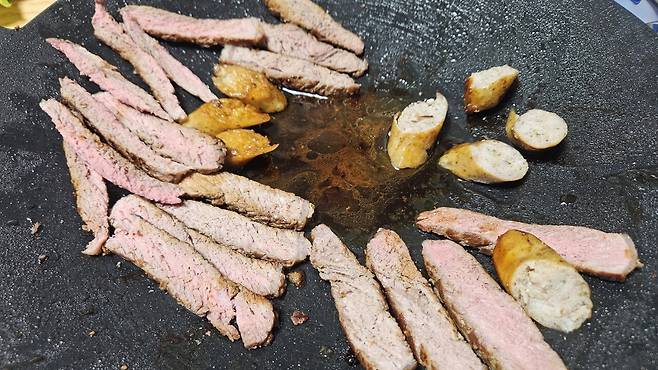 20250611_213833.jpg 저녁 채끝 등심 구워서 한잔