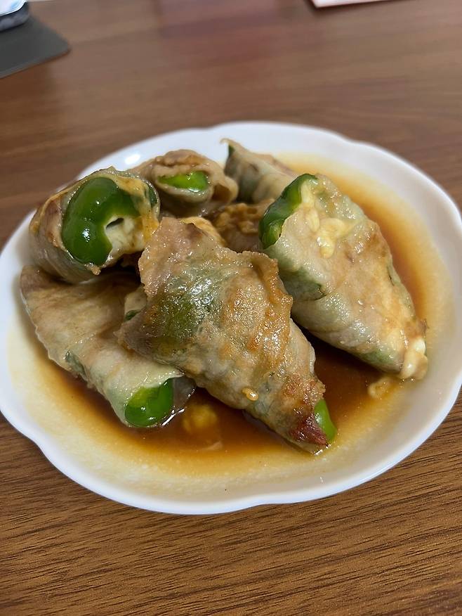 소고기 피망 볶음.jpg 한국간식을 가져가면 얻어먹을 수 있는 평범한 일본의 가정식