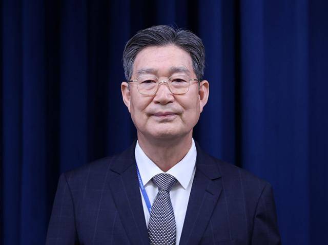 (서울=뉴스1) 박지혜 기자 = 새 정부 초대 민정수석에 임명된 오광수 변호사가 8일 서울 용산구 대통령실 청사에서 열린 수석급 인선 발표 브리핑에 참석하고 있다. 2025.6.8/뉴스1