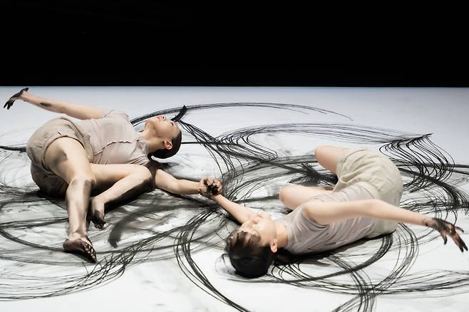 장혜림 안무 99아트컴퍼니의 ‘제II’.                   99아트컴퍼니