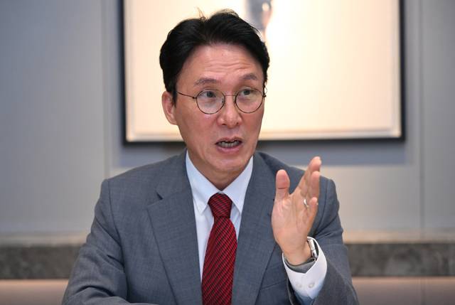 김민석 국무총리 후보자가 12일 서울 중구 롯데호텔에서 국민일보와 인터뷰를 하고 있다. 권현구 기자