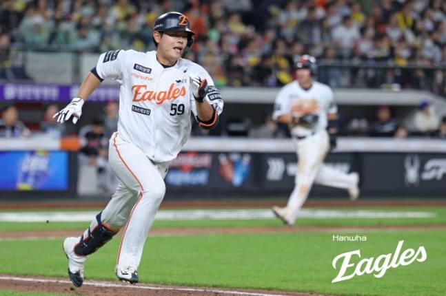 한화 이글스에서 활약 중인 허인서가 4타석 연속 홈럼에 성공했다. 사진은 한화에서 활약 중인 허인서의 모습. /사진=한화 이글스 홈페이지 캡처