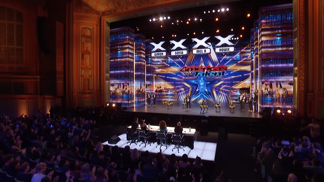 로봇개 스팟 5대가 미국 NBC 오디션 프로그램 ‘아메리카 갓 탤런트’에 출연했다. 아메리카 갓 탤런트 유튜브 캡처