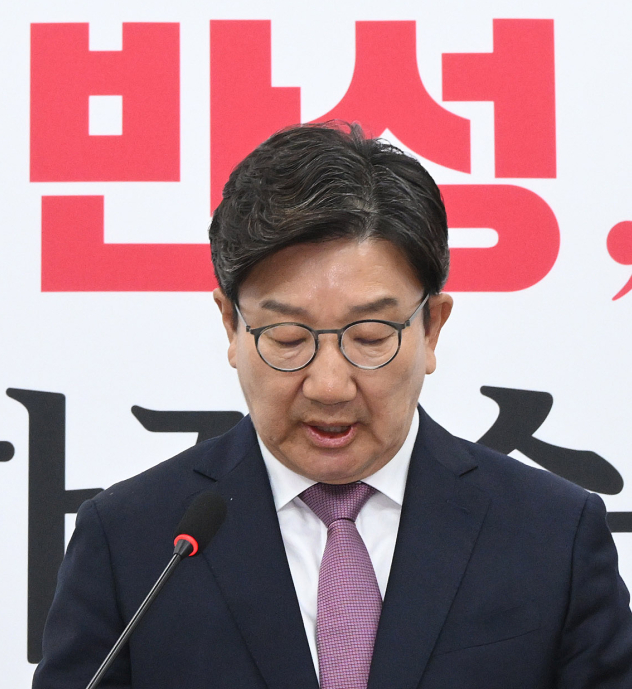 권성동 국민의힘 원내대표가 12일 국회에서 퇴임 기자회견을 열고 지난 소회를 밝히고 있다. 오승현 기자