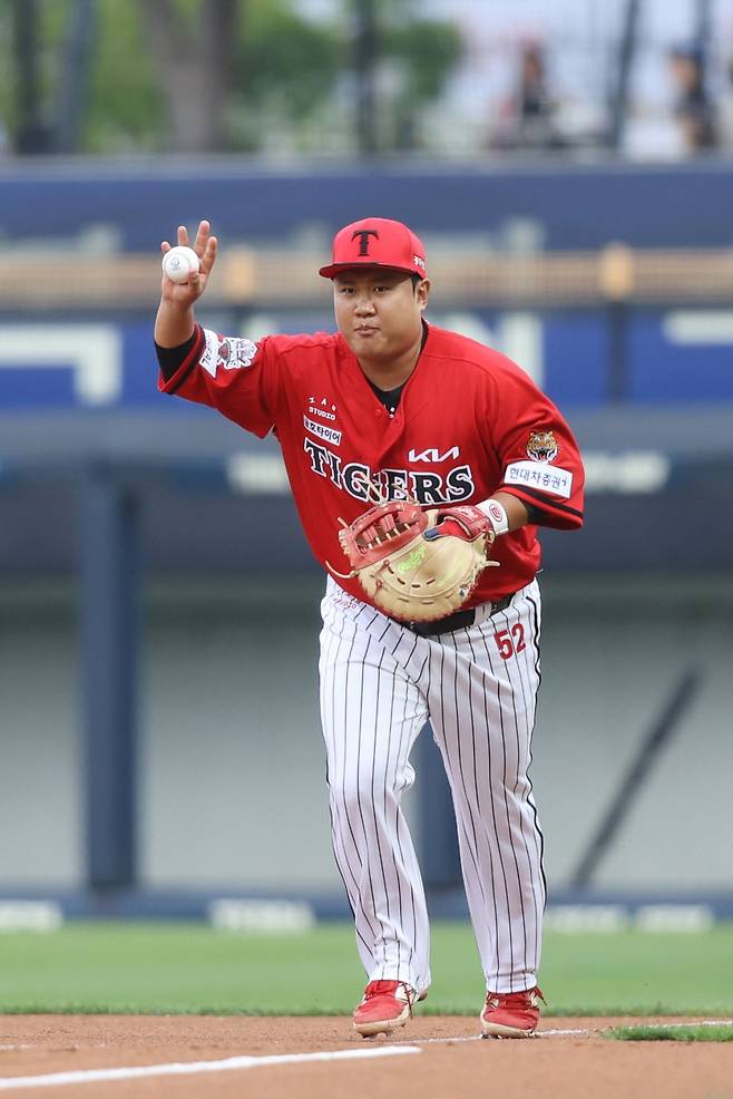 KIA 황대인은 1루에서 안정감을 불어넣어야 한다. 사진제공｜KIA 타이거즈