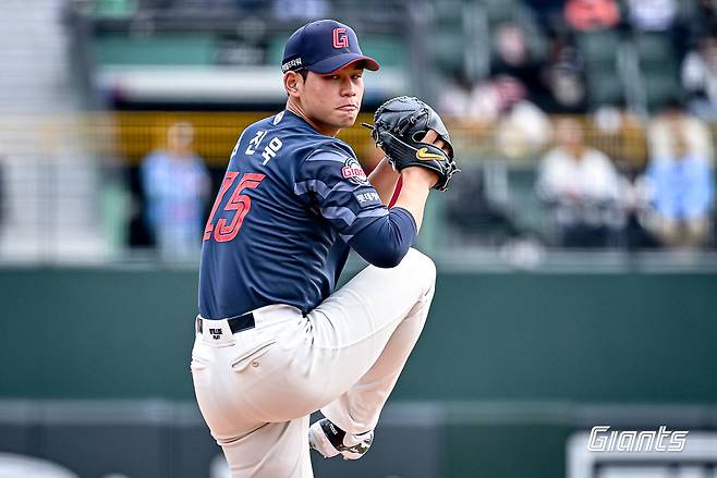 롯데 김진욱이 12일 수원KT위즈파크에서 열리는 KT와 원정경기에 선발등판한다. 4월 19일 대구 삼성전 이후 54일 만에 찾아온 선발등판의 기회다. 사진제공｜롯데 자이언츠