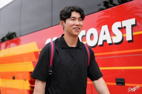 10일 경기를 앞두고 출근하는 김혜성의 모습. /사진=다저스 공식 SNS