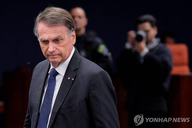 지난 10일(현지시간) 브라질 연방대법원에 출석한 자이르 보우소나루 전 대통령 [브라질리아 로이터=연합뉴스. 재판매 및 DB 금지]