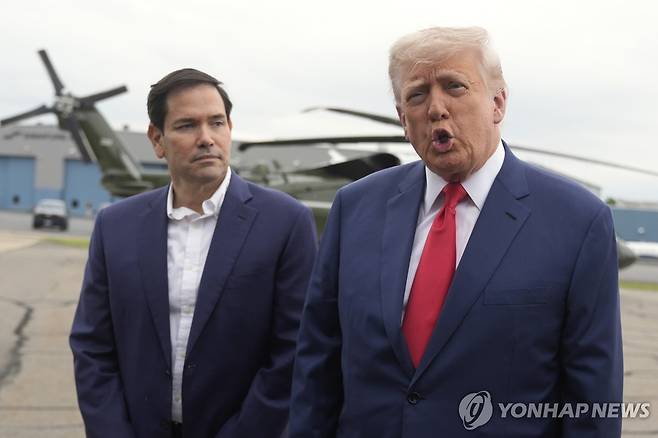 트럼프 미국 대통령(오른쪽) [AP 연합뉴스 자료사진 재판매 및 DB금지]