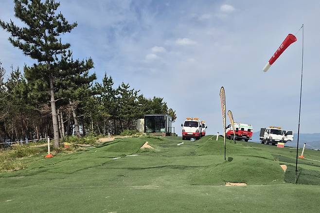 곤륜산 정상에 있는 산불진화차 [촬영 손대성]