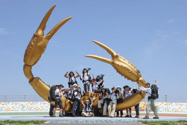 아웃도어 브랜드 아이더와 경북 영덕군이 공동 주관하는 장거리 하이킹 축제 '2025 아이더 하이커스데이' 사전 행사를 진행했다.