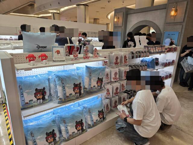 ‘스노우메이지 인 롯데월드타워’ 굿즈샵