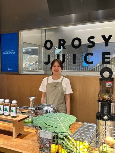 5월 30일부터 6월 12일까지 롯데백화점 광주점 식품관에서 구독형 착즙주스 브랜드 '오롯이 주스' 팝업 매장을 운영하고 있는 최연희 오롯이 주스 대표.