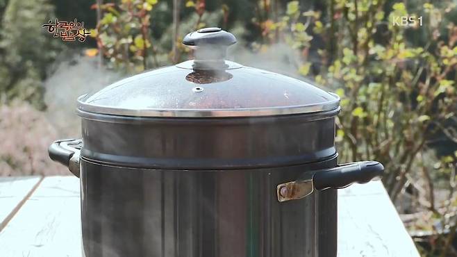 한국인의 밥상 - 왕밤송이게 된장찌개 , 왕밤송이게 찜(스압) 한국인의 밥상 - 왕밤송이게 된장찌개 , 왕밤송이게 찜.jpg