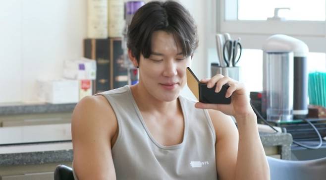 [대한민국을 빛낸 전 수영선수 박태환이 13일 오후 8시 30분 방송되는 KBS 2TV 예능물 '신상출시 편스토랑'에 출연한다. KBS 2TV '신상출시 편스토랑' 제공