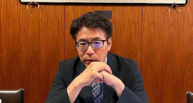 지난 4일 나카토 사치오 리츠메이칸대 교수(국제관계학)가 한겨레와 인터뷰하고 있다.