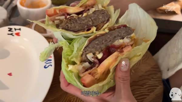 ​배우 기은세(42)가 만든 다이어트 햄버거./사진=유튜브 채널 ‘기은세의 집’ 캡처