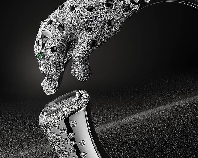 브랜드를 상징하는 동물인 팬더(표범)을 정교하게 표현했다. 사진 까르띠에