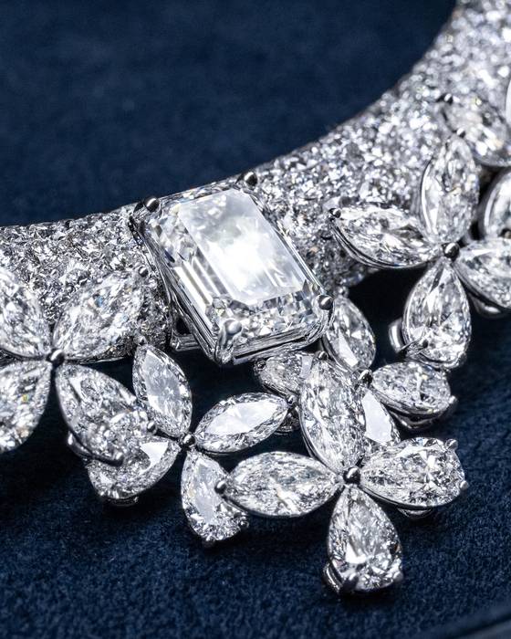 '다이아몬드의 왕'이란 별칭답게 그라프의 하이 주얼리엔 다이아몬드의 위용이 대단하다. 사진 그라프