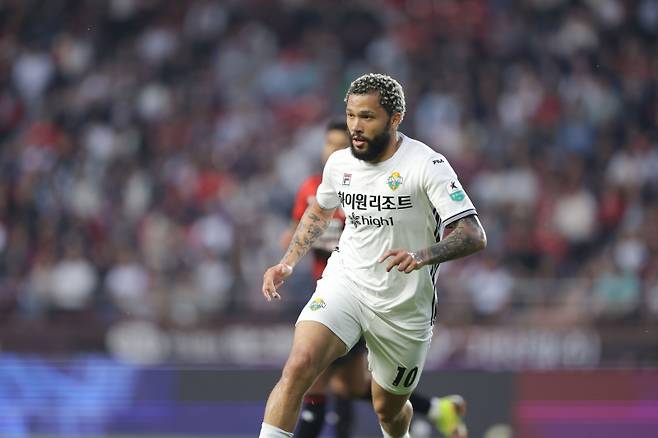 3경기 연속골에 도전하는 강원 가브리엘. 한국프로축구연맹 제공