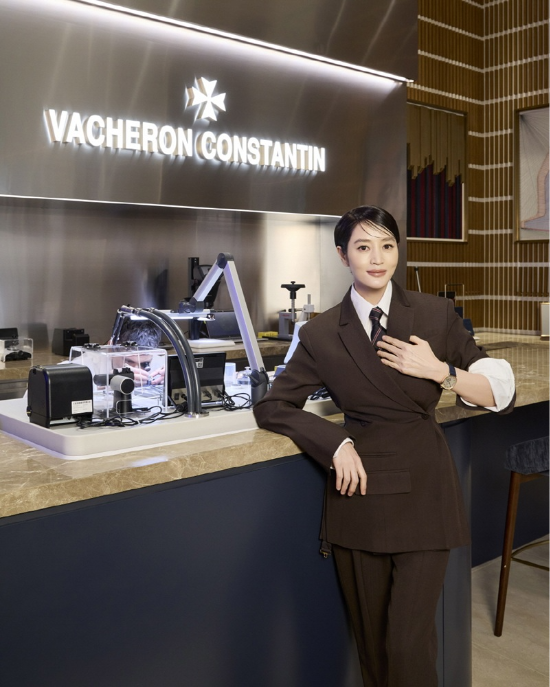 그랜드 오프닝 파티에 참석한 김혜수