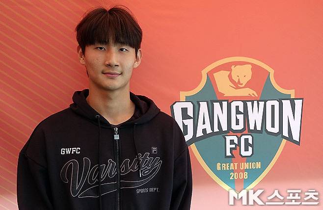 강원 FC 중앙 수비수 신민하. 사진=이근승 기자