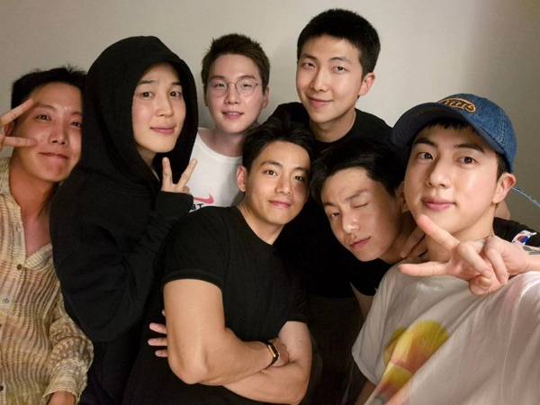 사진은 지난해 진 전역 후 RM 인스타그램에 올라온 BTS 단체 사진. /사진=RM 인스타그램 캡처