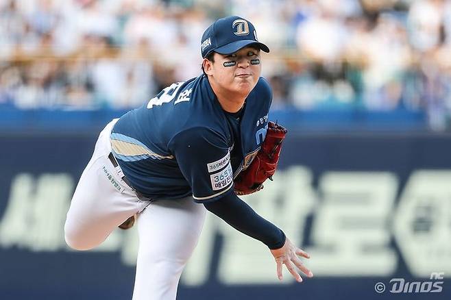 [서울=뉴시스] 프로야구 NC 다이노스 신민혁이 7일 대구 삼성라이온즈파크에서 열린 2025 신한 쏠뱅크 KBO리그 삼성 라이온즈와의 경기에 선발 등판해 공을 던지고 있다. (사진=NC 다이노스 제공) 2025.06.07. *재판매 및 DB 금지