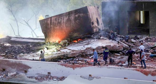 여객기 추락 사고 현장 [출처=인디아투데이]