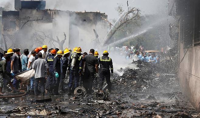 인도 여객기 참사 현장. 연합뉴스
