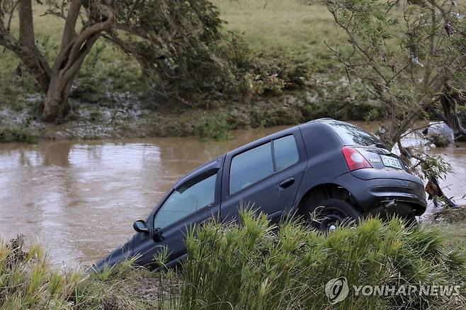 남아공 이스턴케이프 홍수 피해 [AP 연합뉴스 자료사진. 재판매 및 DB 금지]