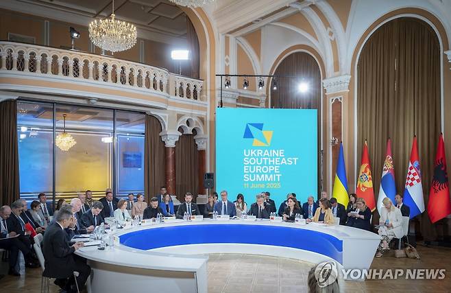 우크라이나-동남유럽 정상회의 [EPA 연합뉴스 자료사진 재판매 및 DB 금지]