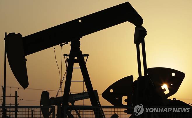 중동의 석유 시추 시설 [AP 연합뉴스 자료사진]