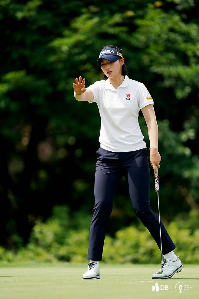 그린을 읽는 박서진. [DB그룹 한국여자오픈 제공. 재판매 및 DB 금지]
