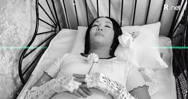 율 부캐릭터를 선보인 랄랄/유튜브 캡처