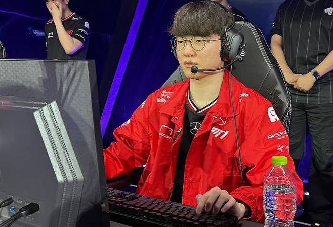 '페이커' 이상혁이 14일 부산 사직실내체육관에서 열린 LCK MSI 대표 선발전 4라운드 시작 전 몸을 풀고 있다. ⓒ데일리안 황지현 기자