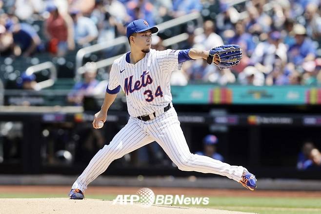 뉴욕 메츠 일본인 투수 센가 코다이가 13일(한국 시각) 워싱턴 내셔널스전에서 역투하고 있다. /AFPBBNews=뉴스1