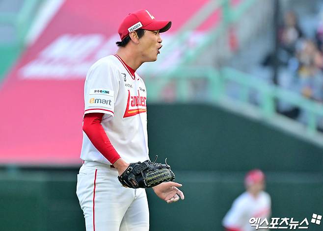 SSG 랜더스 토종 에이스 김광현이 14일 인천 SSG랜더스필드에서 2025 신한 SOL Bank KBO리그 롯데 자이언츠와 팀 간 10차전에 선발투수로 나선다. 추신수의 은퇴식이 열리는 이날 팀 승리를 견인해야 하는 막중한 임무를 안고 있다. 사진 엑스포츠뉴스 DB