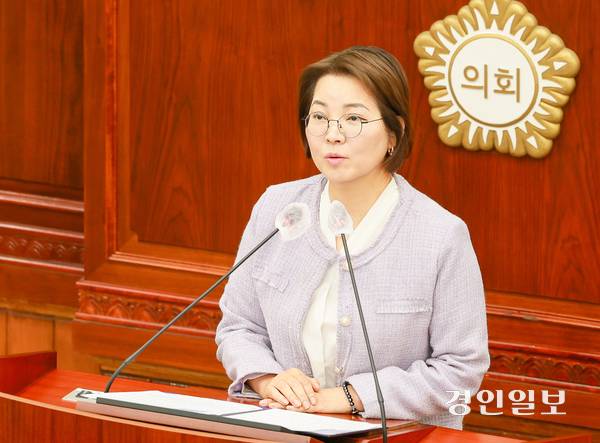 13일 진행된 과천시의회 제291회 제1차 정례회 제2차 본회의에서 황선희 의원이 7분 자유발언을 진행하고 있다. 2025.6.13. /과천시의회 제공