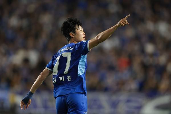 김지현이 인천유나이티드에게 0-2로 뒤지고 있는 상황에 만회골을 넣고 기뻐하고 있다. 2025.6.15 /한국프로축구연맹 제공