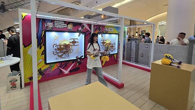 - 도끼로 타깃을 맞춰야 해