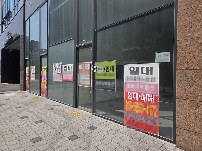 11일 오후 경기 부천시 옥길지구 한 지식산업센터 공실. /방재혁 기자