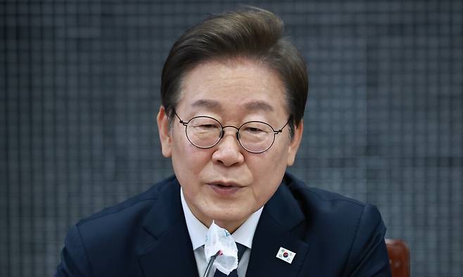 이재명 대통령이 13일 경기도 연천군청에서 기본소득 실시지역 현황 점검을 하며 발언하고 있다. 연합뉴스