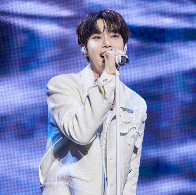 도영은 15일 오후 서울 송파구 잠실동 잠실실내체육관에서 두 번째 솔로 콘서트 '도어스'(2025 DOYOUNG CONCERT 'Doors') 3일차 공연을 개최했다. SM엔터테인먼트 제공