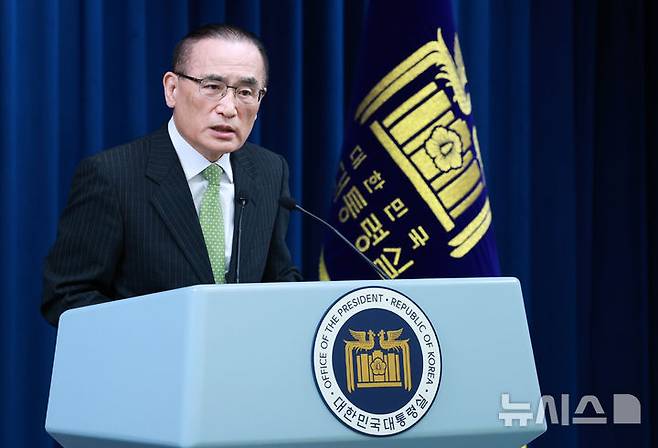 [서울=뉴시스] 고범준 기자 = 위성락 국가안보실장이 15일 서울 용산구 대통령실 브리핑룸에서 G7 정상 외교 관련 브리핑을 하고 있다. 2025.06.15. bjko@newsis.com