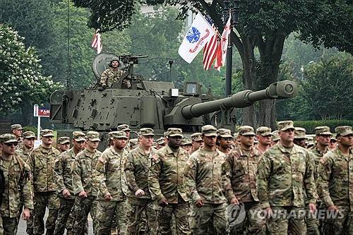 트럼프 대통령 생일에 진행된 미 육군 창설 250주년 열병식 [워싱턴 UPI=연합뉴스]